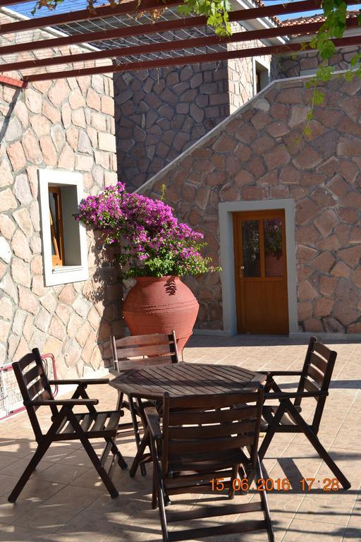 Molivos Castle Apartments ميثيمْنا المظهر الخارجي الصورة